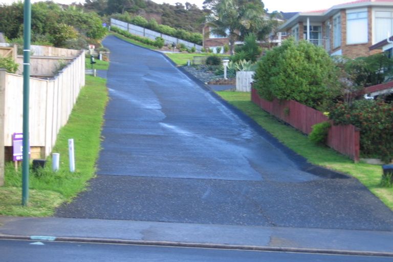 Photo of property in 12 Grovenor Drive, Orewa, 0931