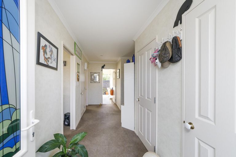 Photo of property in 44 Peter Hall Drive, Kelvin Grove, Palmerston North, 4414