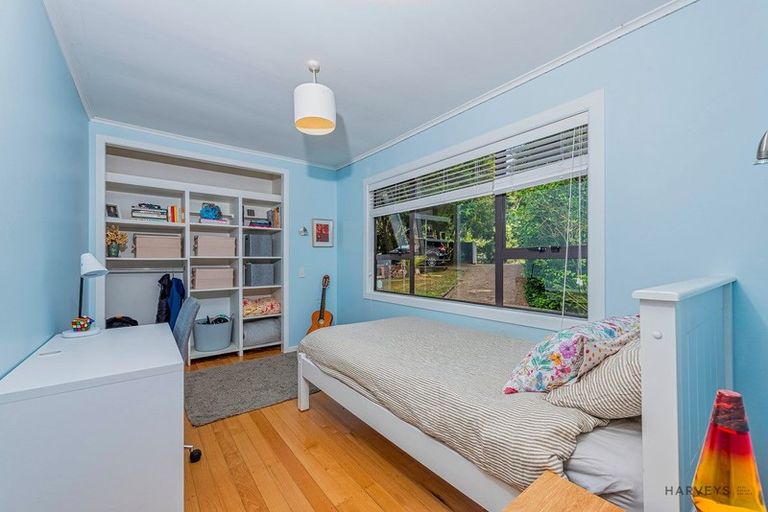 Photo of property in 282 Shaw Road, Titirangi, Auckland, 0604