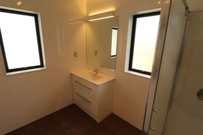 Photo of property in 79 Maka Terrace, Orewa, 0931