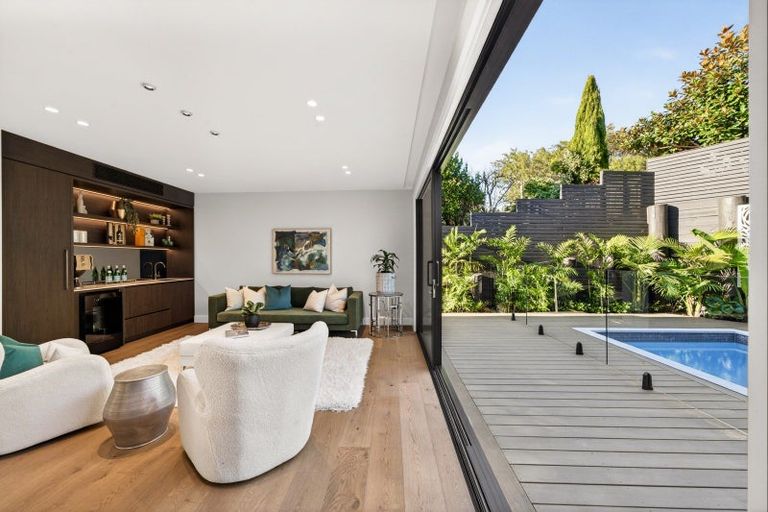 Photo of property in 52 Beach Road, Castor Bay, Auckland, 0620