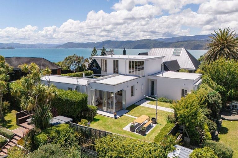 Photo of property in 6 Stormanstown Way, Seatoun, Wellington, 6022