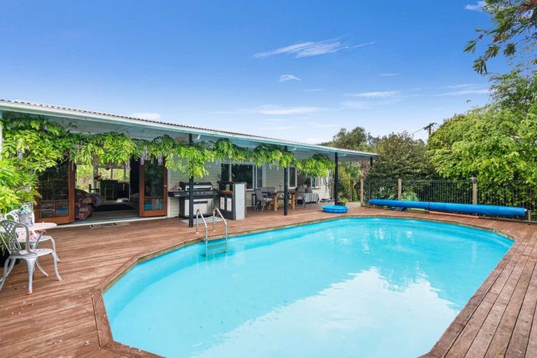 Photo of property in 124 Opouteke Road, Kaihu, 0379