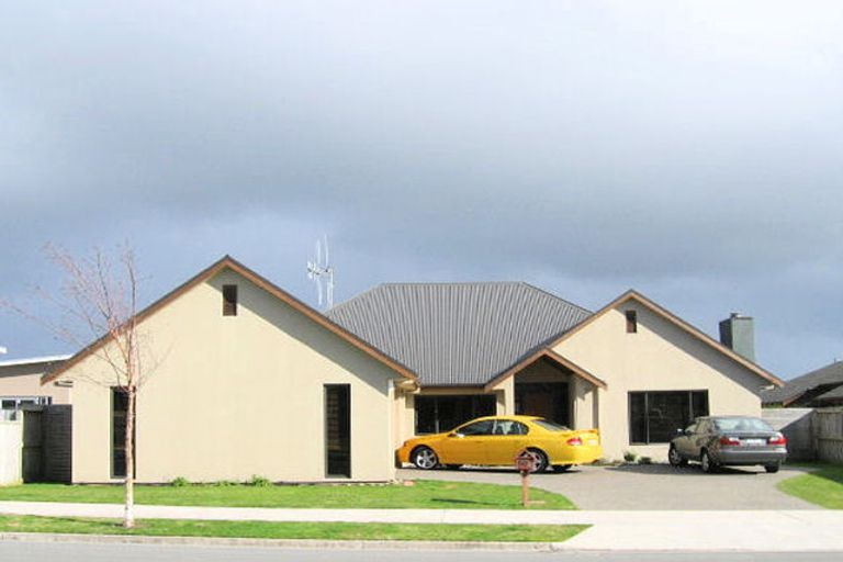 Photo of property in 90 Saint James Drive, Huntington, Hamilton, 3210