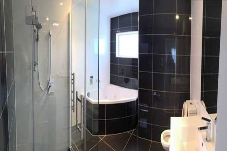 Photo of property in 66b Pomaria Road, Henderson, Auckland, 0610