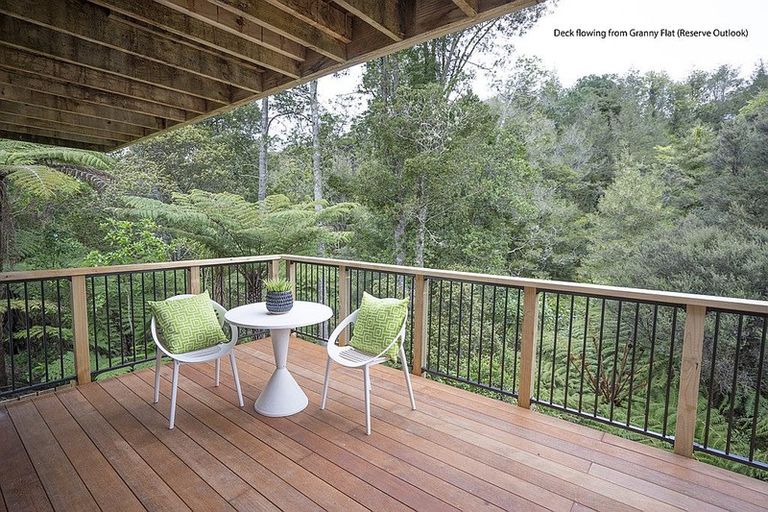 Photo of property in 33 Homewood Place, Chatswood, Auckland, 0626