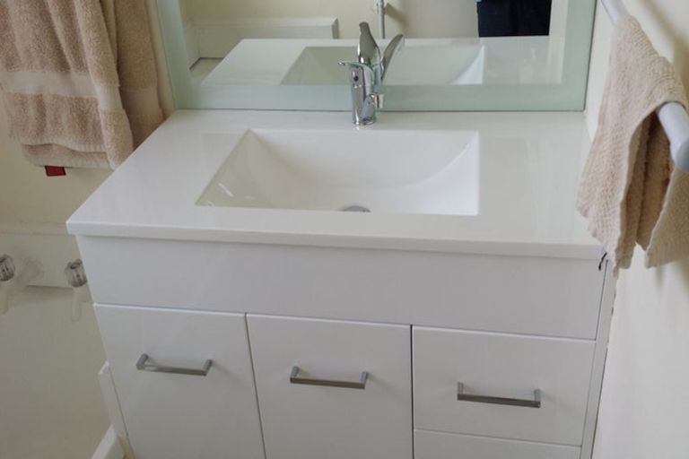 Photo of property in 3 Maracas Crescent, Grenada Village, Wellington, 6037