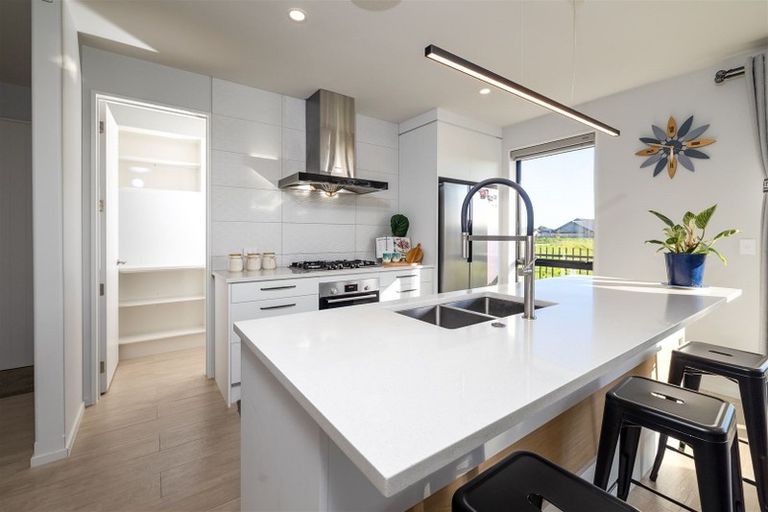 Photo of property in 48 Stationmasters Way, Prebbleton, 7604