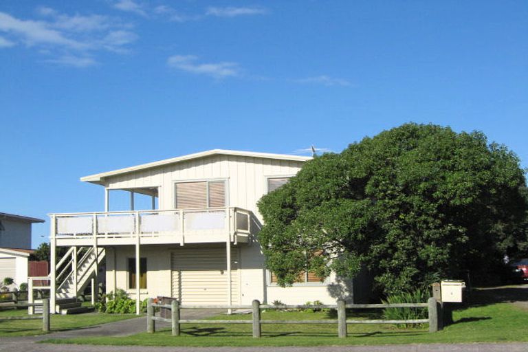 Photo of property in 6 Te Akau Street, Ohope, 3121