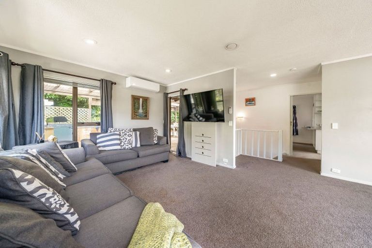 Photo of property in 14 Westhaven Drive, Tawa, Wellington, 5028