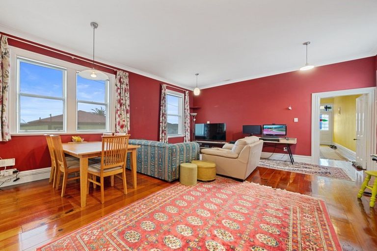 Photo of property in 16 Boyd Terrace, Newtown, Wellington, 6021