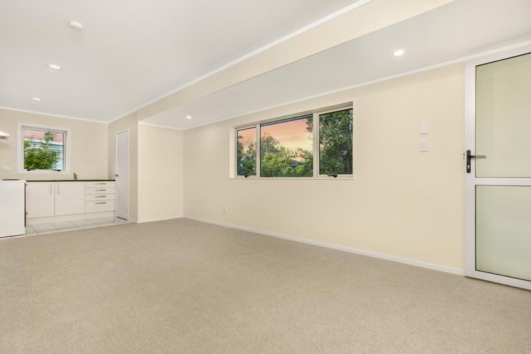 Photo of property in 13a Golf Road, New Lynn, Auckland, 0600