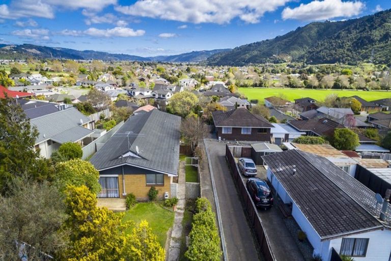 Photo of property in 21f1- Roband Crescent, Brown Owl, Upper Hutt, 5018