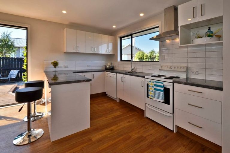 Photo of property in 445 Mairehau Road, Parklands, Christchurch, 8083