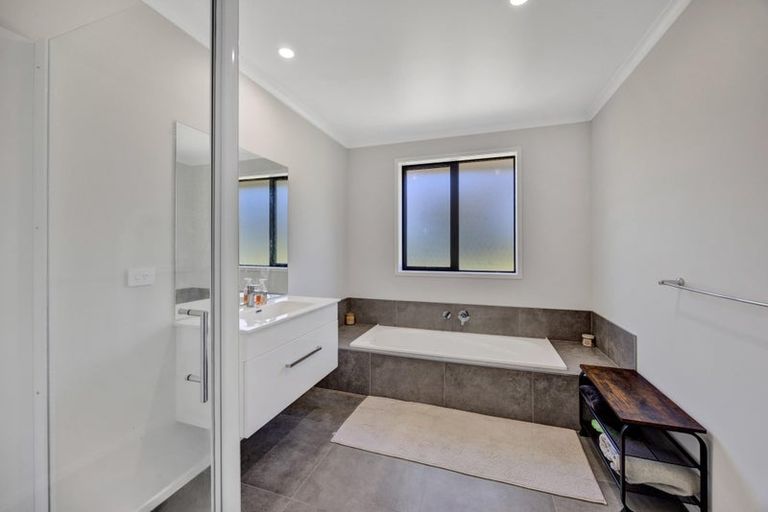 Photo of property in 202 Turuturu Road, Hawera, 4674