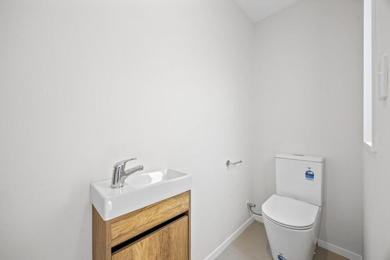 Photo of property in 58c Fitzherbert Avenue, West Harbour, Auckland, 0618