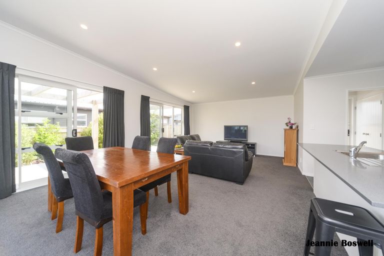 Photo of property in 10 Milton Street, Roslyn, Palmerston North, 4414
