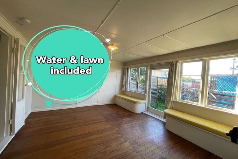 Photo of property in 24 Queen Mary Avenue, New Lynn, Auckland, 0600