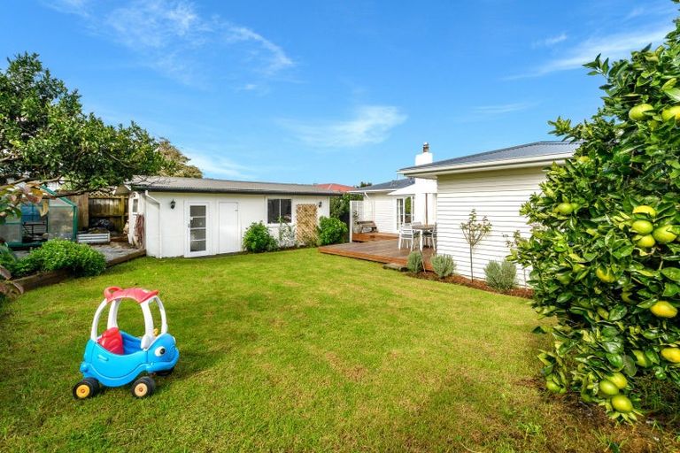 Photo of property in 66 Kingswood Road, Brookfield, Tauranga, 3110