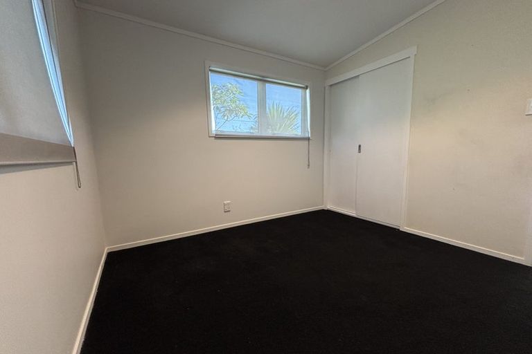 Photo of property in 42 Lavelle Road, Henderson, Auckland, 0612