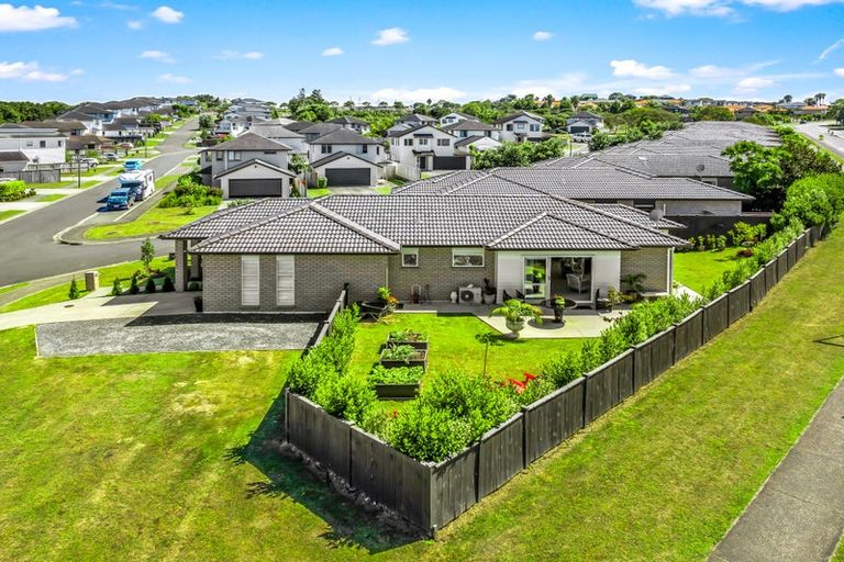 Photo of property in 2 Maylee Crescent, Gulf Harbour, Whangaparaoa, 0930