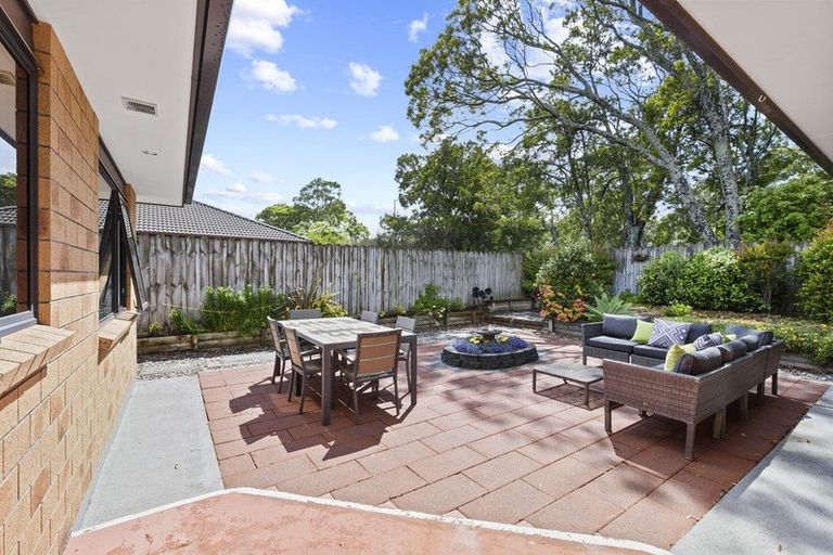 Photo of property in 60 Seamount Drive, Red Beach, 0932