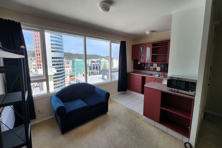Photo of property in Churchill Flats, 213 The Terrace, Wellington Central, Wellington, 6011