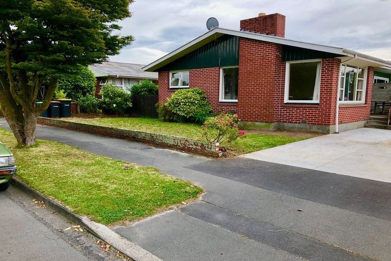 Photo of property in 14 Newbridge Place, Ilam, Christchurch, 8041