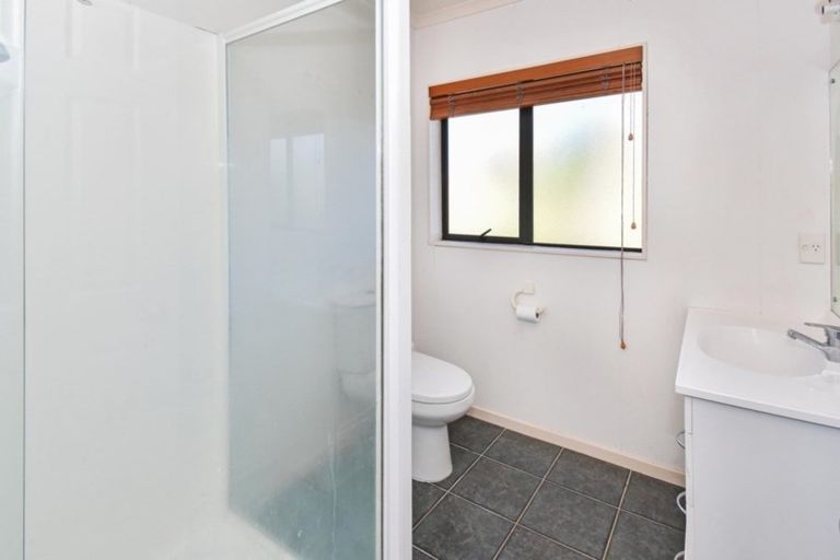 Photo of property in 22 Moyrus Crescent, East Tamaki Heights, Auckland, 2016