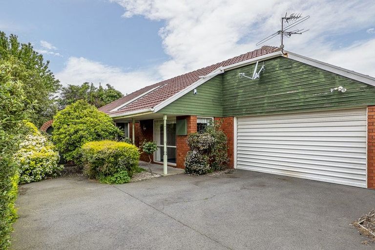 Photo of property in 116 Yaldhurst Road, Sockburn, Christchurch, 8042