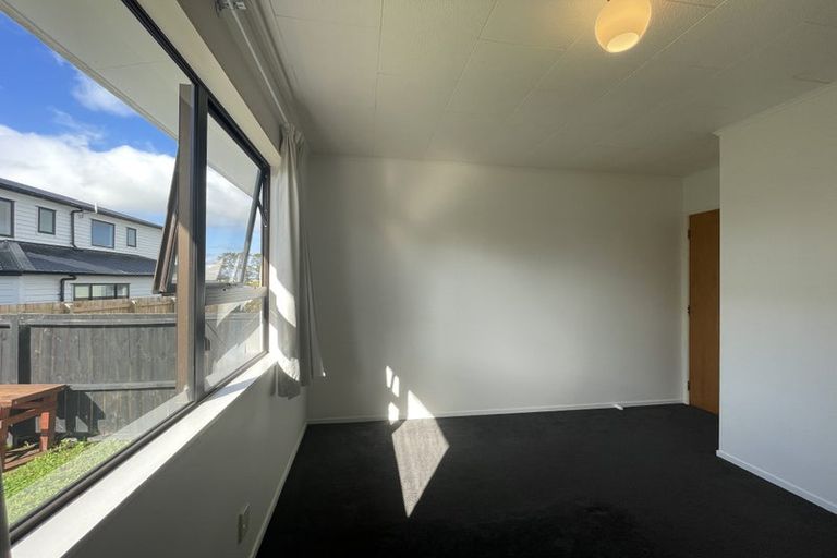 Photo of property in 94 Roberts Road, Te Atatu South, Auckland, 0610