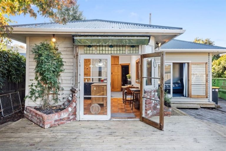 Photo of property in 12 Mayfield Avenue, Mairehau, Christchurch, 8013