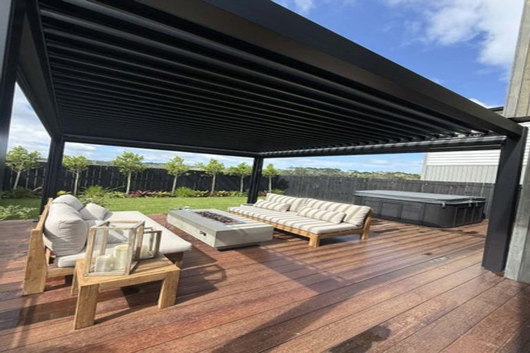 Photo of property in 8 Berba Lane, Westgate, Auckland, 0814