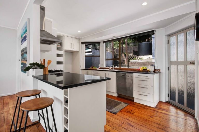 Photo of property in 1099 Whangaparaoa Road, Tindalls Beach, Whangaparaoa, 0930