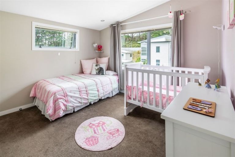 Photo of property in 48a Winsley Terrace, Churton Park, Wellington, 6037