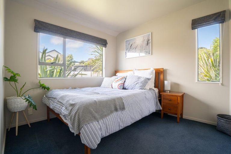 Photo of property in 2 Myers Grove, Churton Park, Wellington, 6037