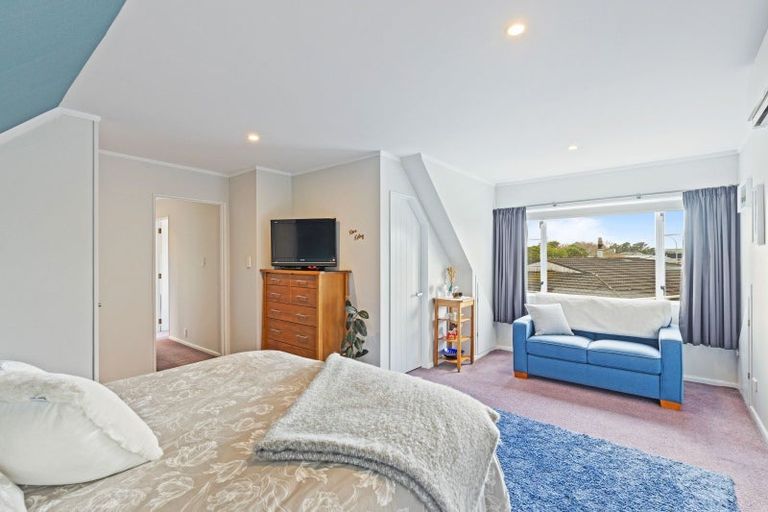 Photo of property in 5 Tamati Place, Merrilands, New Plymouth, 4312