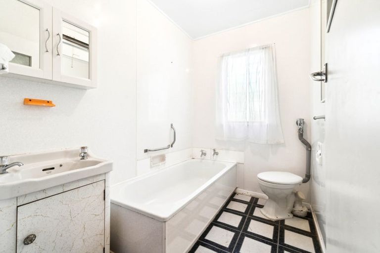 Photo of property in 68 Derwent Street, Island Bay, Wellington, 6023