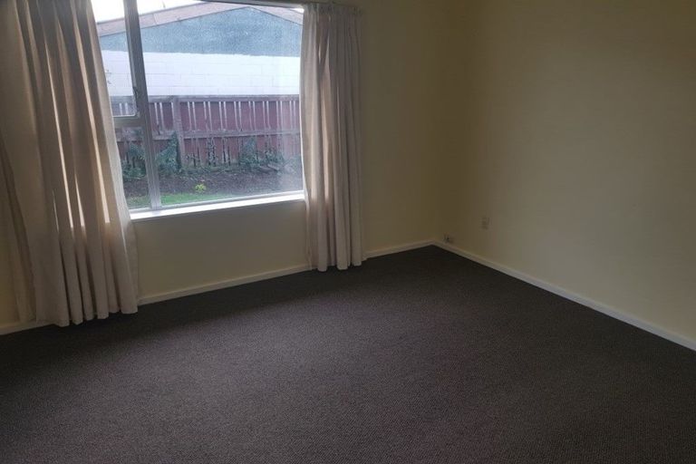 Photo of property in 2/7a Glen Place, Parklands, Christchurch, 8083