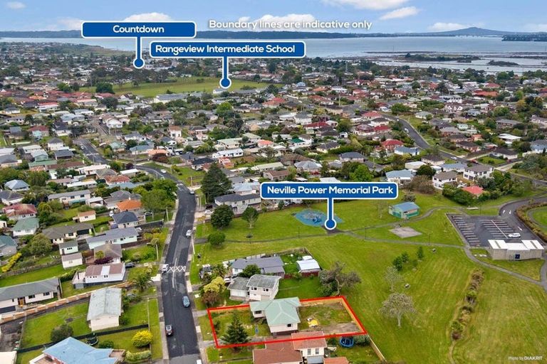 Photo of property in 34 Kirrie Avenue, Te Atatu South, Auckland, 0610