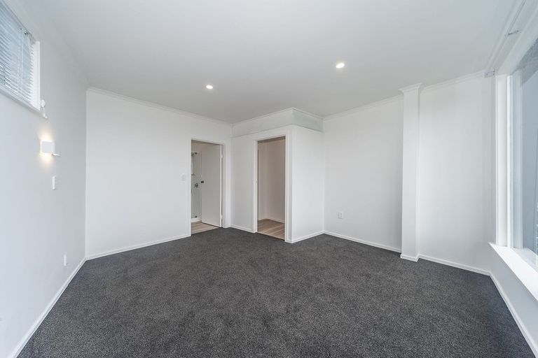 Photo of property in 43b Harbour View Road, Northland, Wellington, 6012