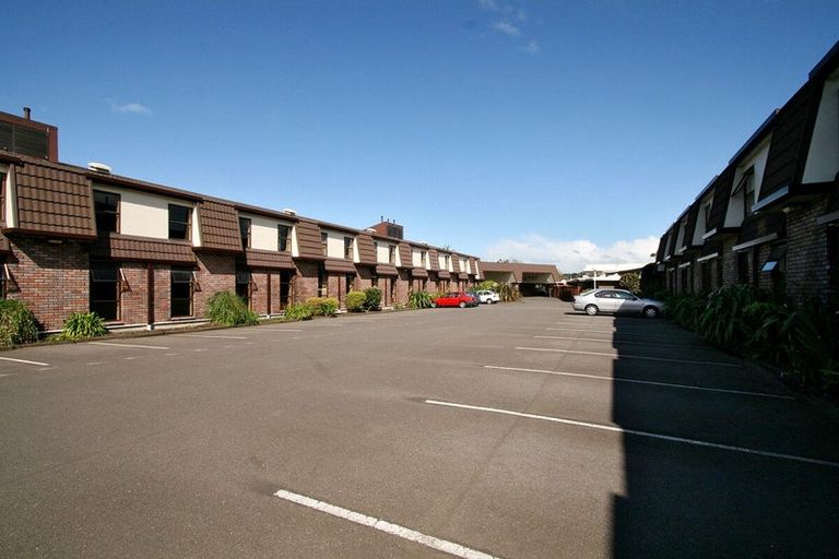 Photo of property in 4 Henwood Road, Mangere East, Auckland, 2024