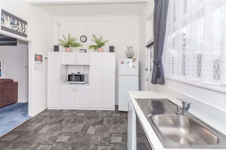 Photo of property in 37 The Avenue, Levin, 5510