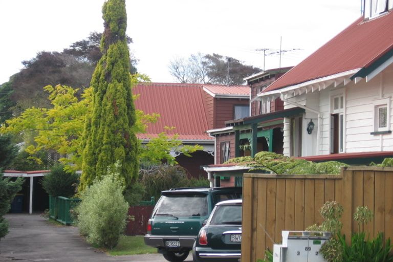 Photo of property in 2/89 Lynwood Road, New Lynn, Auckland, 0600