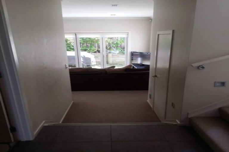 Photo of property in 2/78 Birkenhead Avenue, Birkenhead, Auckland, 0626