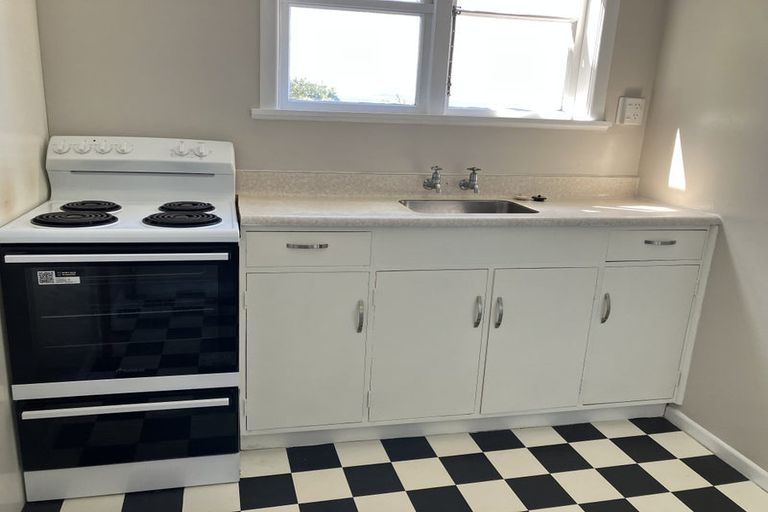 Photo of property in 4 Sunglow Avenue, Melrose, Wellington, 6023