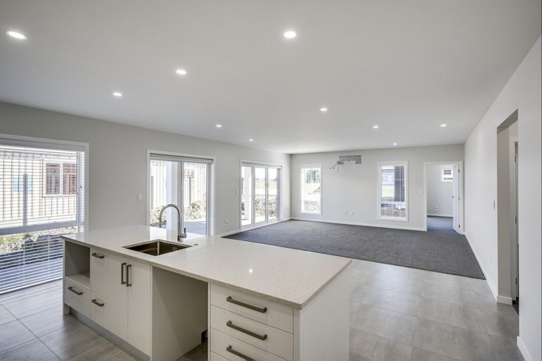 Photo of property in 48 Kenny Road, Te Awa, Napier, 4110