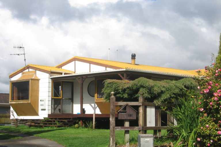 Photo of property in 11 Pharoah Place, Pomare, Rotorua, 3015