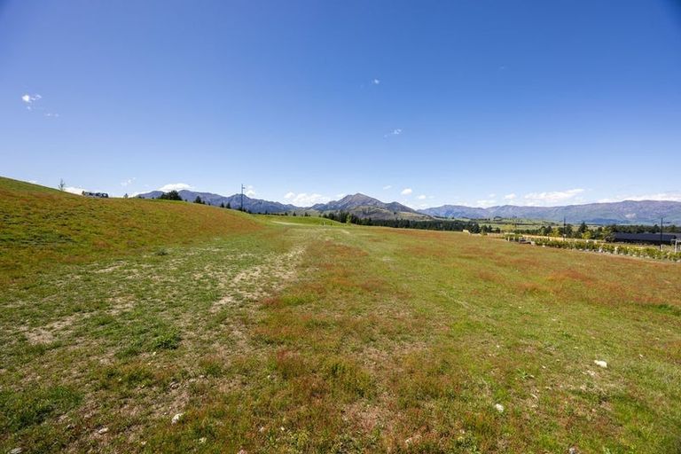 Photo of property in 3 Lauderdale Lane, Wanaka, 9305