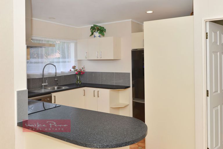 Photo of property in 6 Howards Way, Te Kamo, Whangarei, 0112